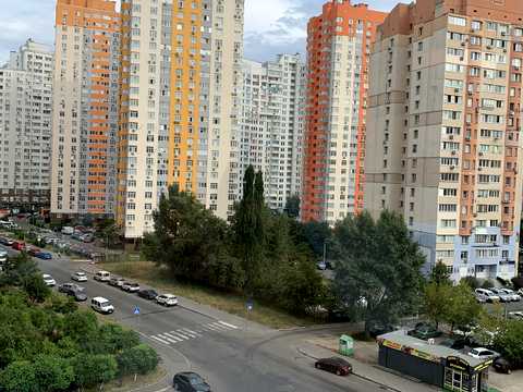 квартира за адресою Олени Пчілки вул., 2