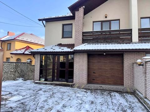 будинок за адресою Комерційна, 22а