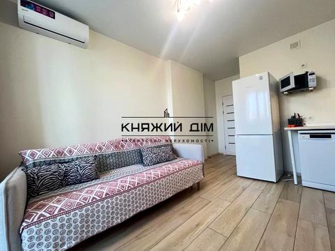 квартира за адресою Деміївська пл. (Московська), 18