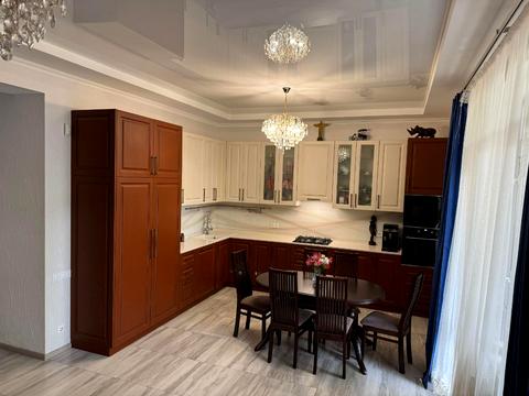 будинок за адресою Абрикосова вул.