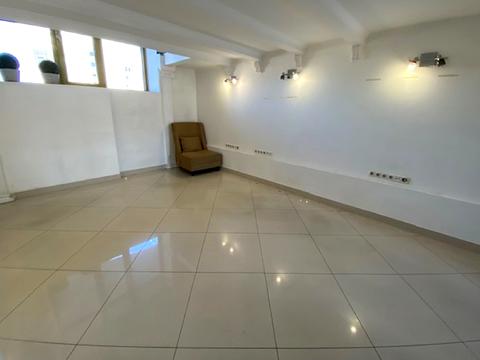 комерційна за адресою Жилянська вул., 59