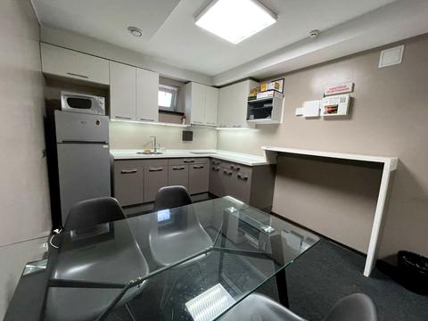 комерційна за адресою Небесної Сотні, 60 