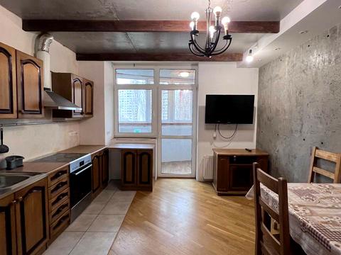 квартира за адресою Ревуцького вул., 7-В
