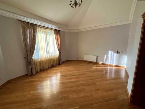дом по адресу Лесі Українки ул., 23