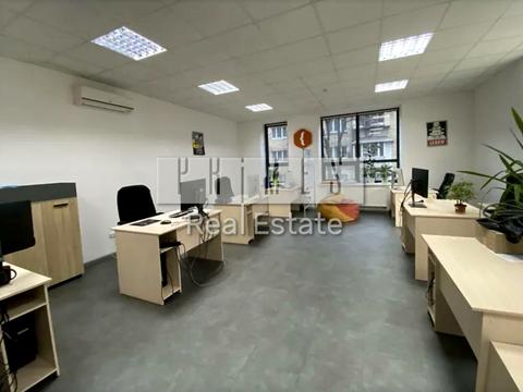 комерційна за адресою Красилівська вул., 5