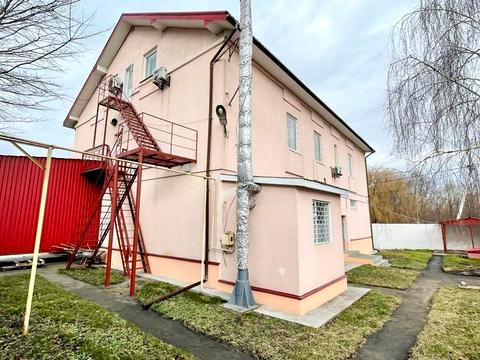 комерційна за адресою Геологів вул., 1/1