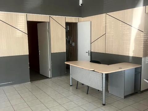 комерційна за адресою Осіння вул., 3