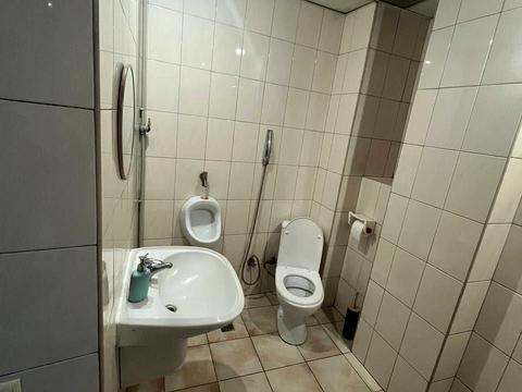 комерційна за адресою Свободи просп. (), 27