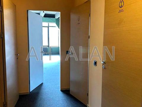 комерційна за адресою Верхній Вал вул., 2