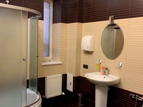 комерційна за адресою Ніни Строкатої вул. (Буніна), 17