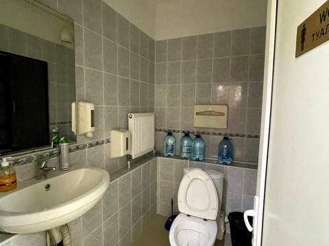 комерційна за адресою Базарна вул., 89