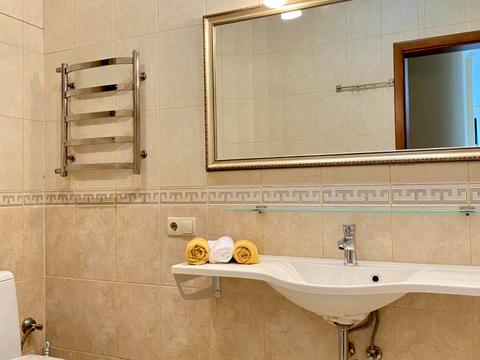 квартира за адресою Івана Дяченка вул., 20Б
