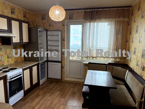 квартира за адресою Милославська вул., 16