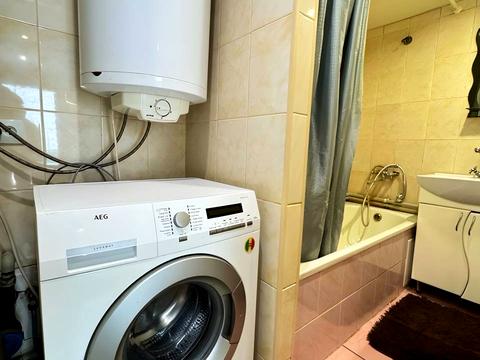 комерційна за адресою Бердянська вул., 61б