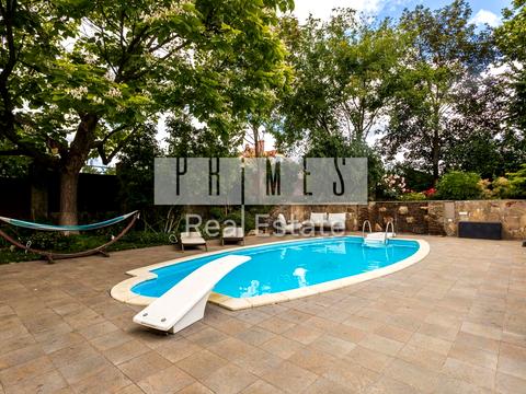 будинок за адресою каштанова