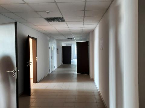 коммерческая по адресу вул. Москаленка, 22