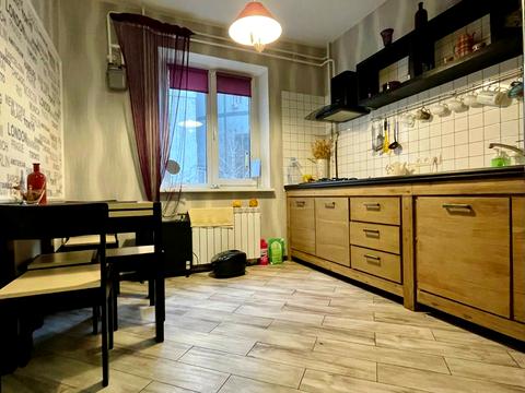 квартира за адресою Лариси Руденко вул., 6