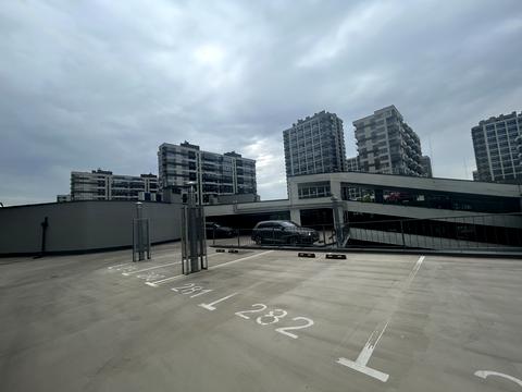 паркомісце за адресою Олександра Олеся вул., 2