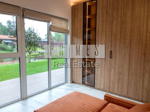 будинок за адресою Набережна вул.