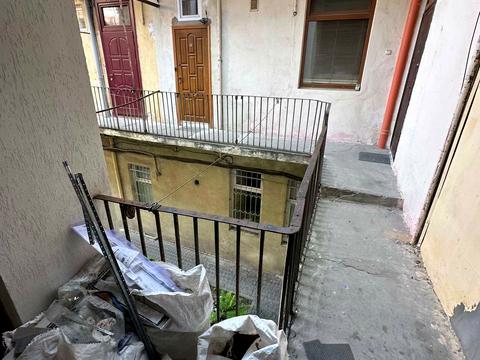 коммерческая по адресу Леси Украинки ул., 7