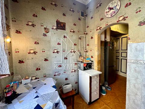 комерційна за адресою Саксаганського вул., 63/28