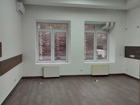 комерційна за адресою Миколи Грінченка вул., 4в
