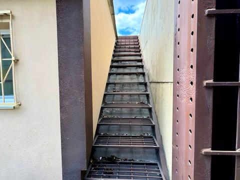 комерційна за адресою Бердянська вул., 61б