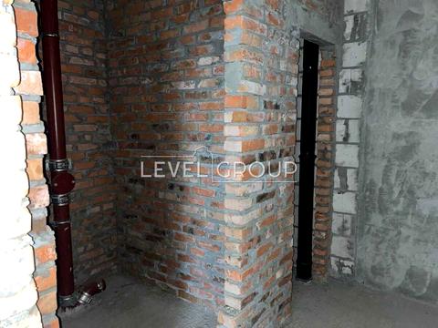 комерційна за адресою Олександра Олеся вул., 8а