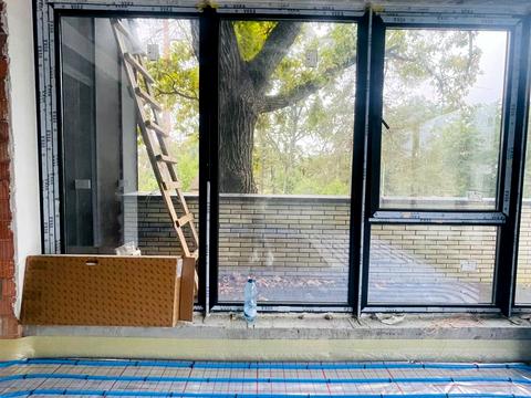 комерційна за адресою Університетська вул., 1-Ш