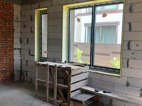 будинок за адресою Надії