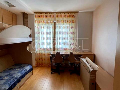 квартира за адресою Райдужна вул., 37