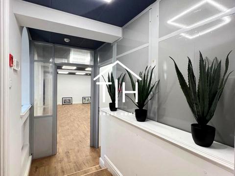 комерційна за адресою Івана Франка вул., 26