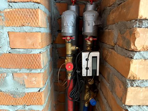 комерційна за адресою Київ, Набережно-Рибальська дорога вул., 9