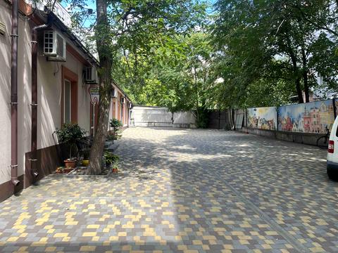 комерційна за адресою Князя Ярослава Мудрого вул. (Ленінградська), 30