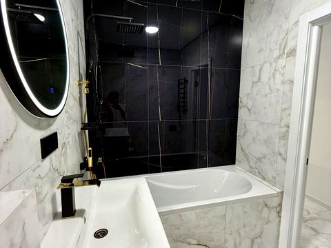 квартира за адресою Олександра Довженка вул., 21А