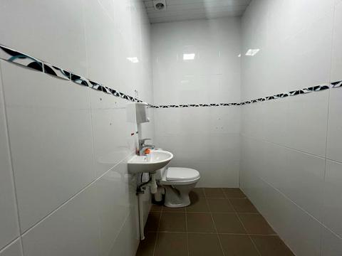комерційна за адресою Автоливмашівська вул., 2