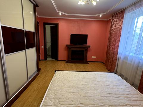 квартира за адресою Космонавтів вул., 66А
