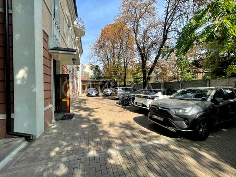 комерційна за адресою Жилянська вул., 97-А