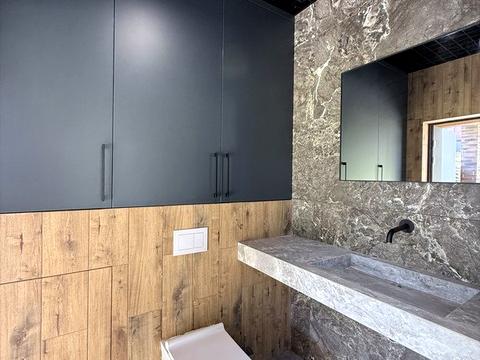 будинок за адресою Квітнева вул.