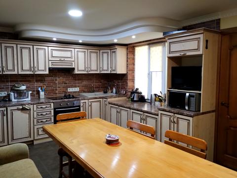 будинок за адресою Центральна, 56