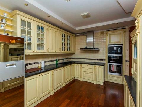 квартира за адресою Верховної Ради бульв., 14-Б