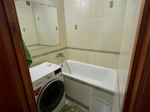 квартира за адресою Богдана Хмельницького просп. (Героїв Сталінграда), 63