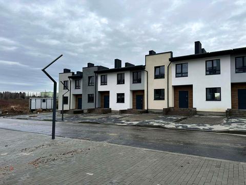 будинок за адресою Епіцентр