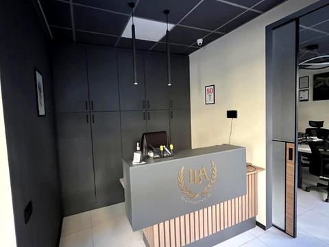 комерційна за адресою Набережно-Хрещатицька вул., 35В