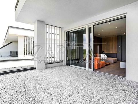 будинок за адресою Лютнева вул.