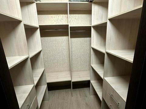 квартира за адресою Домбровського вул., 3