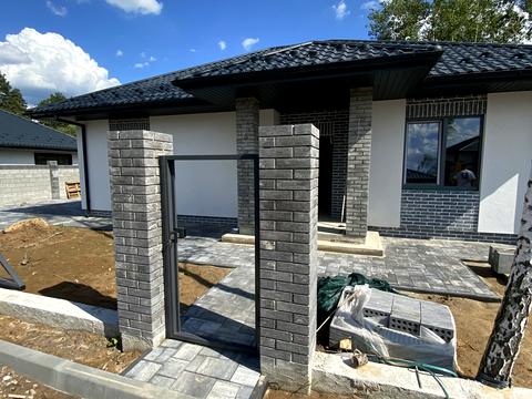 будинок за адресою Успішна, 54