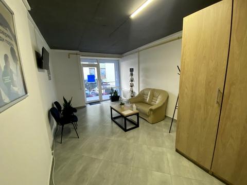 комерційна за адресою Героїв УПА вул., 73в
