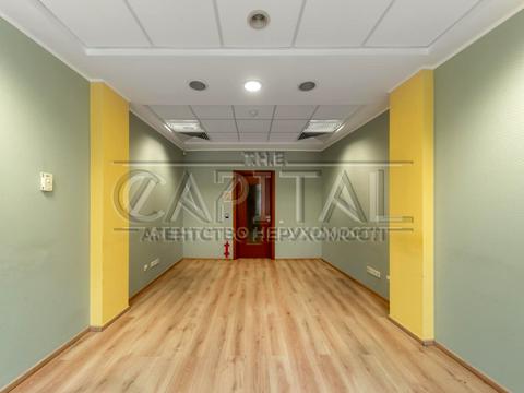 комерційна за адресою Дмитрівська вул., 94