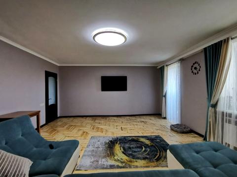 квартира за адресою Шкільна вул. (Героїв Сталінграда), 1-А